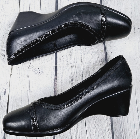 TENDER TOOTSIES | Silver slipon wedge heel comfort shoes - Picture 3 of 11